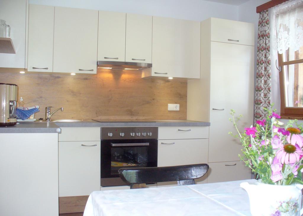 Mitschighof - Apartments Und Pension - Heidis-Welt, Mitschig Hermagor-Pressegger See Szoba fotó
