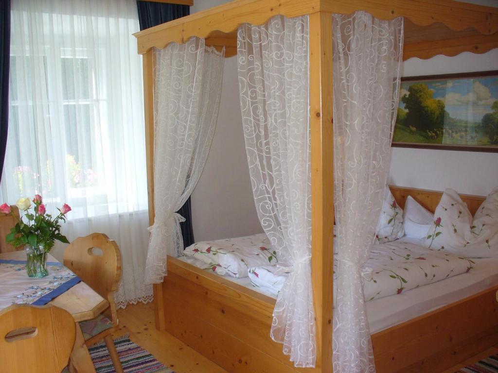 Mitschighof - Apartments Und Pension - Heidis-Welt, Mitschig Hermagor-Pressegger See Szoba fotó