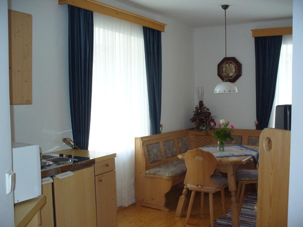 Mitschighof - Apartments Und Pension - Heidis-Welt, Mitschig Hermagor-Pressegger See Szoba fotó